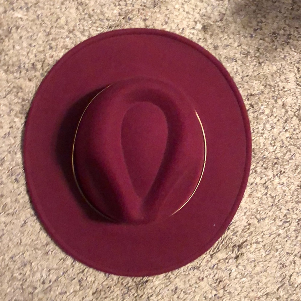 Burgundy hat - Picture 3 of 4